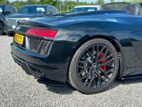 USED 2017 17 AUDI R8 5.2 FSI V10 Spyder 2dr Petrol S Tronic quattro Euro 6 (s/s) (540 ps) 