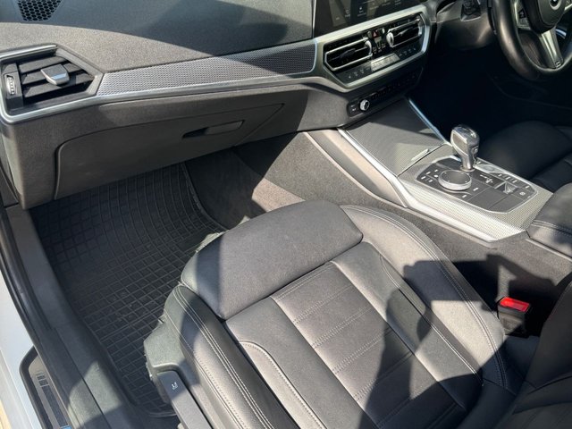 2020 BMW 3 SERIES - Photo 5