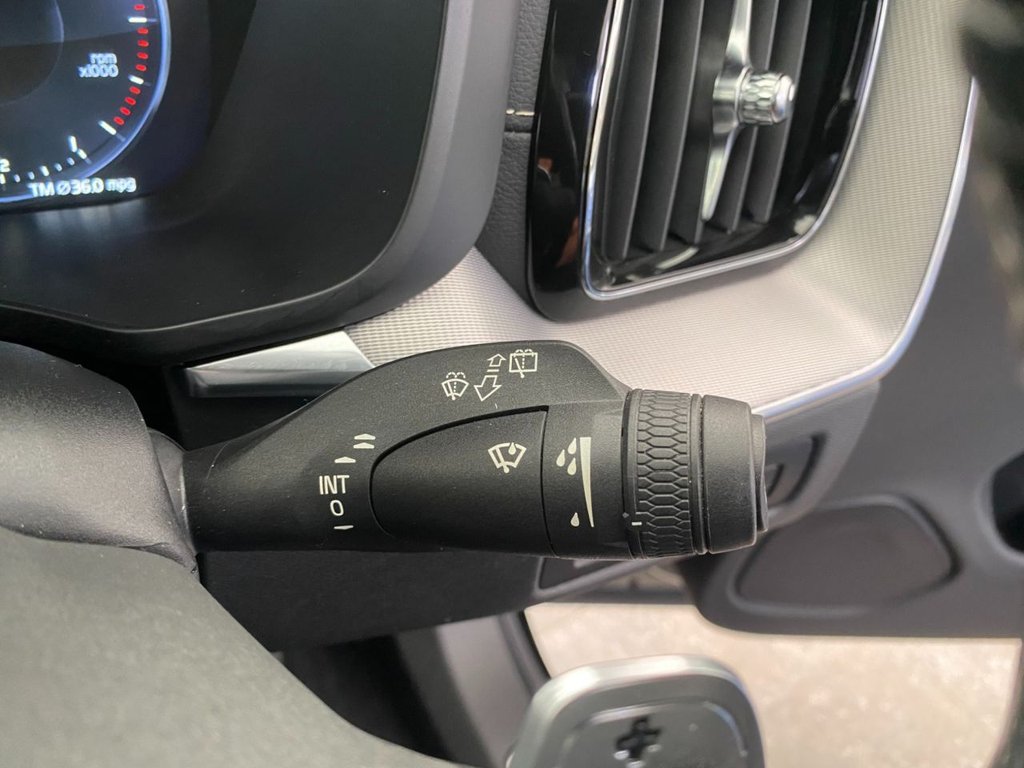 USED 2018 68 VOLVO XC60 2.0 D4 R-Design Pro SUV 5dr Diesel Auto AWD Euro 6 (s/s) (190 ps) SUNROOF 360 CAMERA HEATED SEATS