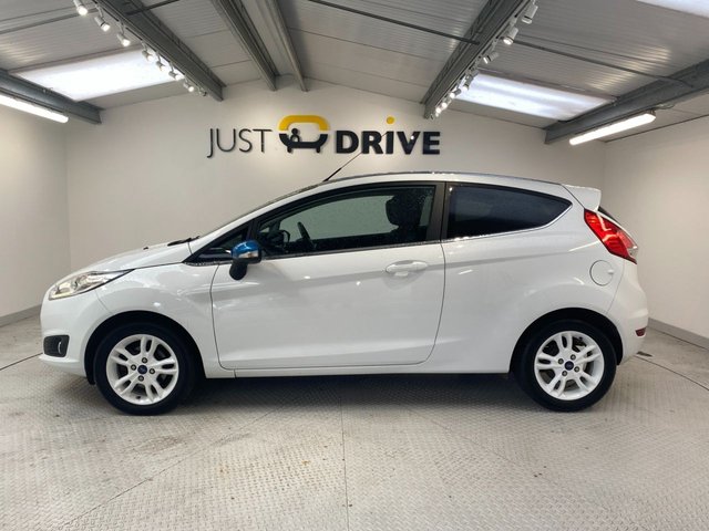 2016 Ford Fiesta 1L Zetec White Edition 3dr - Photo 2