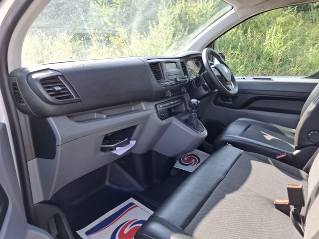 2021 VAUXHALL VIVARO - Photo 11