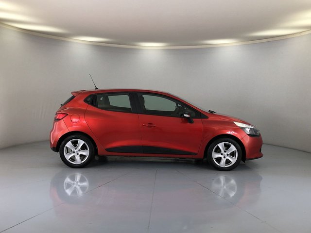 USED 2016 16 Renault Clio 1.2 16v Play Hatchback 5dr Petrol Manual Euro 6 (75 Ps) - Privacy, Air Con, Alloy