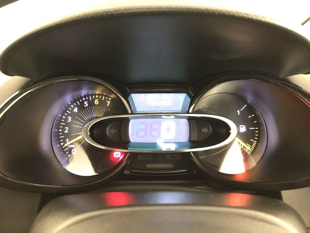 USED 2016 16 Renault Clio 1.2 16v Play Hatchback 5dr Petrol Manual Euro 6 (75 Ps) - Privacy, Air Con, Alloy