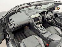 USED 2017 17 JAGUAR F-TYPE 3.0 V6 Convertible 2dr Petrol Auto Euro 6 (s/s) (340 ps) 19'' ALLOY WHEELS , BLACK SOFT ROOF TOP  , SAT NAV  , LEATHER SEATS , REAR PARKING SENSORS , REAR CAMERA , BLUETOOTH CONNECTIVITY , FULL SERVICE HISTORY - MAIN DEALER LATEST OCTOBER 2024