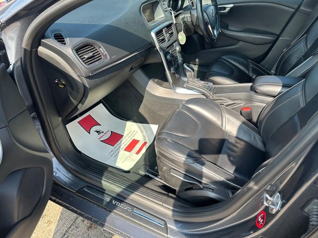 2014 VOLVO V40 - Photo 9