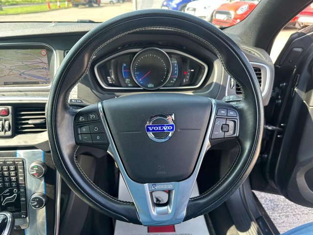 2014 VOLVO V40 - Photo 12