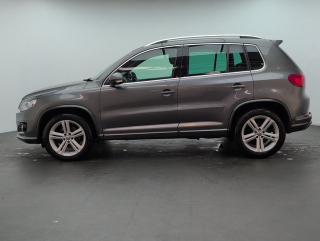 USED 2016 16 Volkswagen Tiguan 2.0 TDI Bluemotion Tech R-Line Edition Suv 5dr Diesel Manual 4WD Euro 6 (s/S) (150 Ps) - Privacy, Dab, Alloy