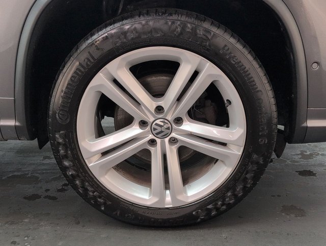 USED 2016 16 Volkswagen Tiguan 2.0 TDI Bluemotion Tech R-Line Edition Suv 5dr Diesel Manual 4WD Euro 6 (s/S) (150 Ps) - Privacy, Dab, Alloy