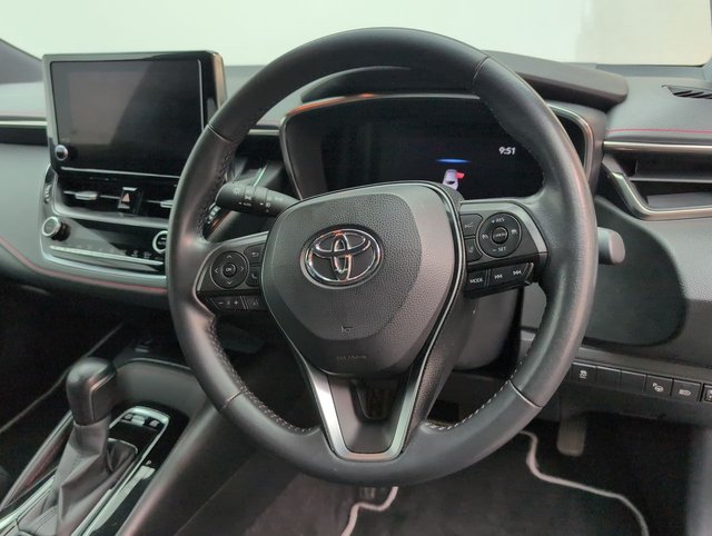 USED 2022 71 Toyota Corolla 1.8 Vvt-H Gpf Excel Hatchback 5dr Petrol Hybrid Cvt Euro 6 (s/S) (122 Ps) - Satnav, Heated Seats, Alloy