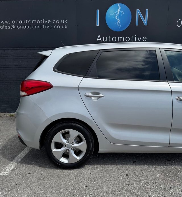 2016 KIA CARENS 1.6 GDi SR7 *7 Seats, Park Sensors* - Photo 9