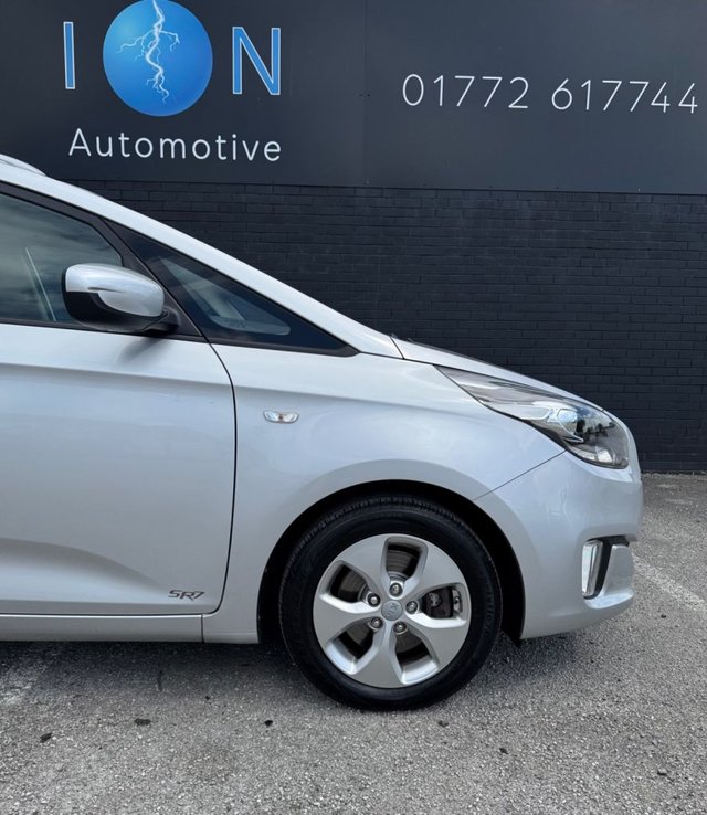 2016 KIA CARENS 1.6 GDi SR7 *7 Seats, Park Sensors* - Photo 10