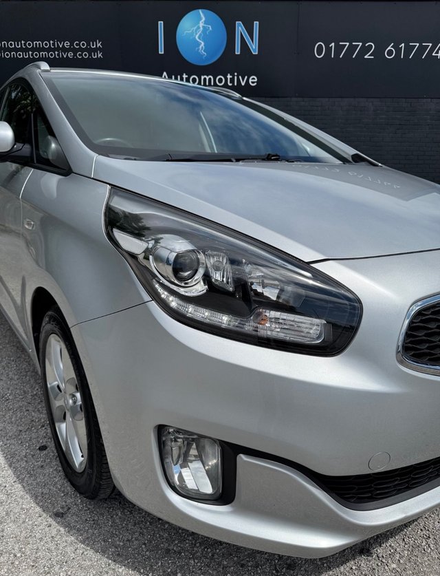 2016 KIA CARENS 1.6 GDi SR7 *7 Seats, Park Sensors* - Photo 11