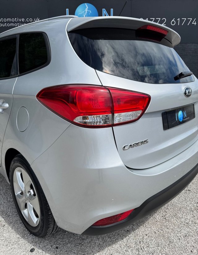 2016 KIA CARENS 1.6 GDi SR7 *7 Seats, Park Sensors* - Photo 12