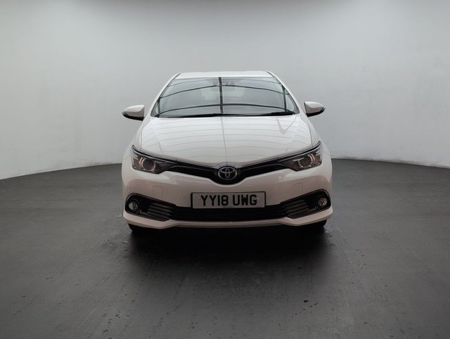 USED 2018 18 Toyota Auris 1.8 Vvt-H Design Hatchback 5dr Petrol Hybrid Cvt Euro 6 (s/S) (136 Ps) - Cruise, Satnav, Alloy