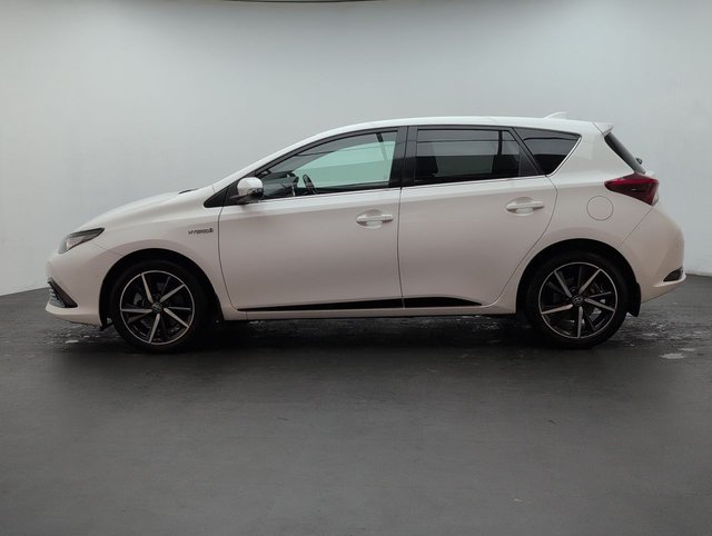 USED 2018 18 Toyota Auris 1.8 Vvt-H Design Hatchback 5dr Petrol Hybrid Cvt Euro 6 (s/S) (136 Ps) - Cruise, Satnav, Alloy