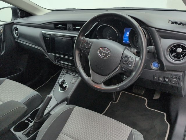 USED 2018 18 Toyota Auris 1.8 Vvt-H Design Hatchback 5dr Petrol Hybrid Cvt Euro 6 (s/S) (136 Ps) - Cruise, Satnav, Alloy
