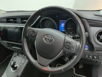 USED 2018 18 Toyota Auris 1.8 Vvt-H Design Hatchback 5dr Petrol Hybrid Cvt Euro 6 (s/S) (136 Ps) - Cruise, Satnav, Alloy