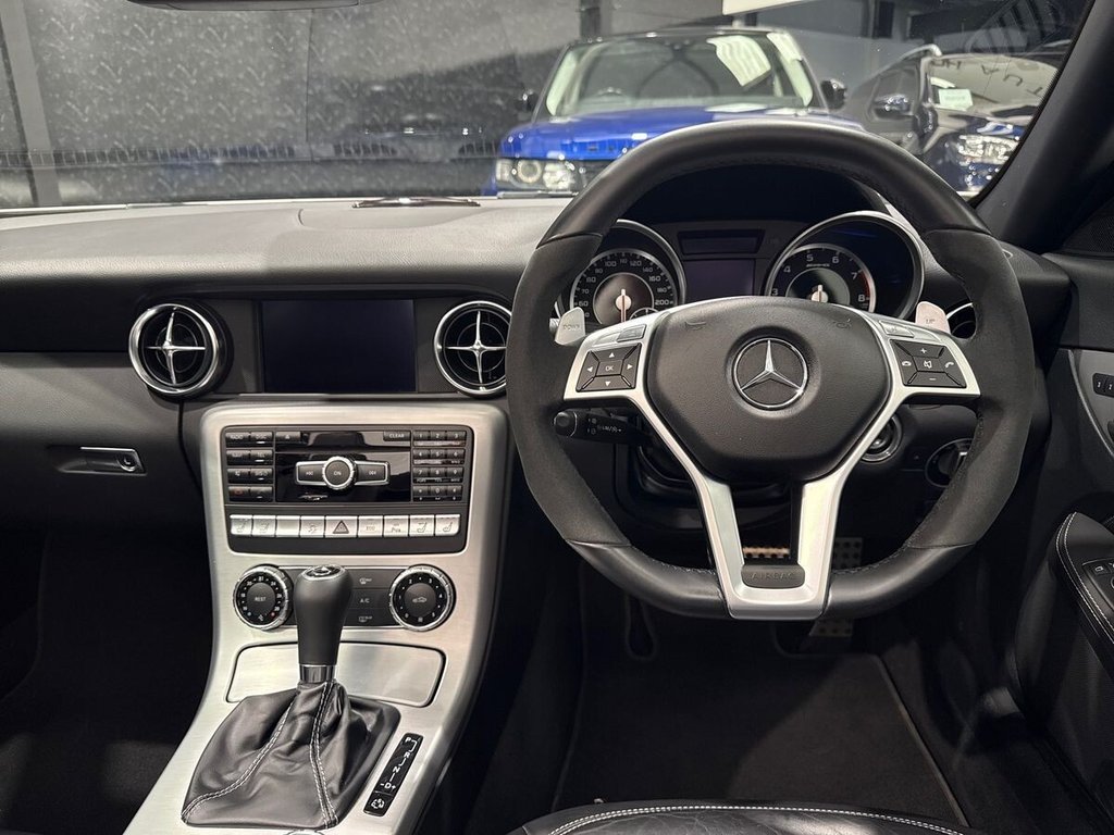USED 2012 62 MERCEDES-BENZ SLK 5.5 SLK55 V8 AMG Convertible 2dr Petrol SpdS+7GT Euro 5 (s/s) (421 ps) PAN ROOF|AIRSCARF|HEATED SEATS