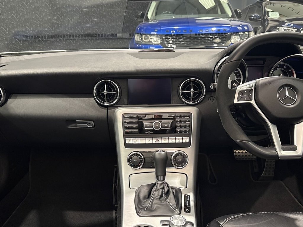 USED 2012 62 MERCEDES-BENZ SLK 5.5 SLK55 V8 AMG Convertible 2dr Petrol SpdS+7GT Euro 5 (s/s) (421 ps) PAN ROOF|AIRSCARF|HEATED SEATS