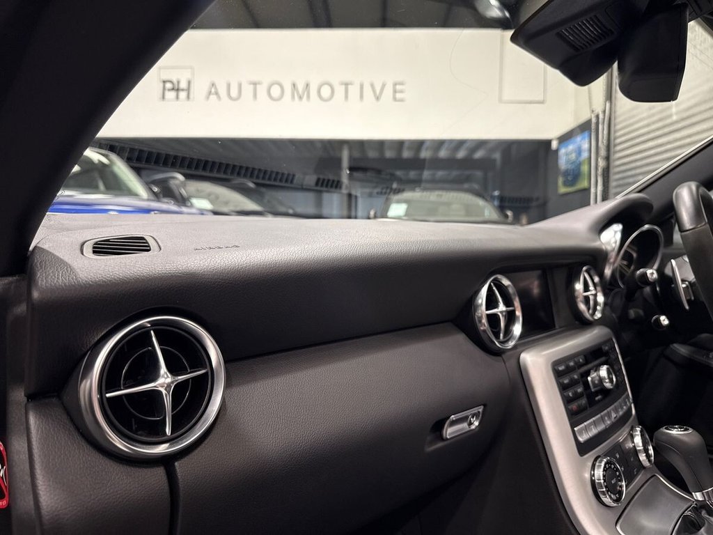 USED 2012 62 MERCEDES-BENZ SLK 5.5 SLK55 V8 AMG Convertible 2dr Petrol SpdS+7GT Euro 5 (s/s) (421 ps) PAN ROOF|AIRSCARF|HEATED SEATS