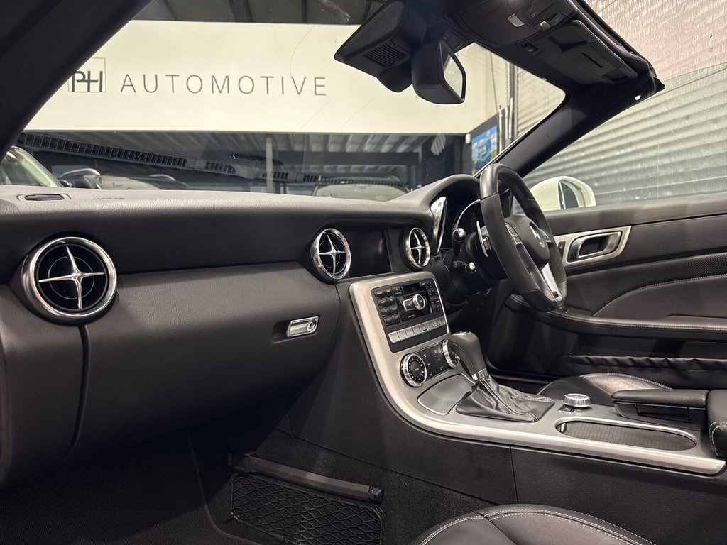 USED 2012 62 MERCEDES-BENZ SLK 5.5 SLK55 V8 AMG Convertible 2dr Petrol SpdS+7GT Euro 5 (s/s) (421 ps) PAN ROOF|AIRSCARF|HEATED SEATS