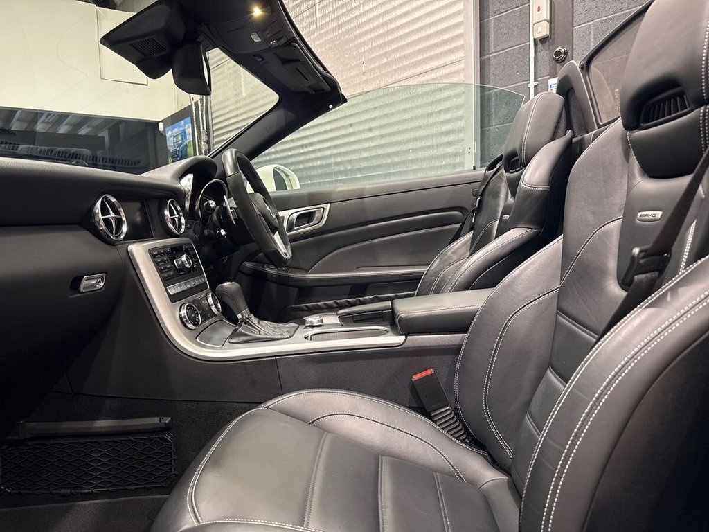 USED 2012 62 MERCEDES-BENZ SLK 5.5 SLK55 V8 AMG Convertible 2dr Petrol SpdS+7GT Euro 5 (s/s) (421 ps) PAN ROOF|AIRSCARF|HEATED SEATS