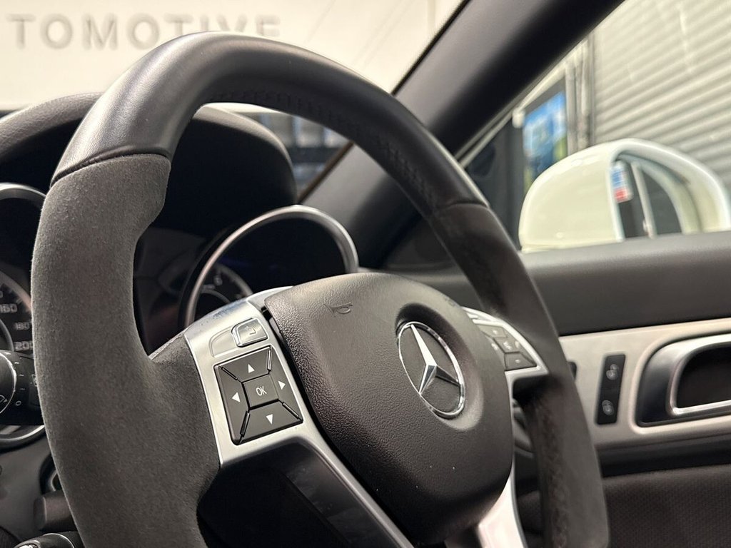 USED 2012 62 MERCEDES-BENZ SLK 5.5 SLK55 V8 AMG Convertible 2dr Petrol SpdS+7GT Euro 5 (s/s) (421 ps) PAN ROOF|AIRSCARF|HEATED SEATS