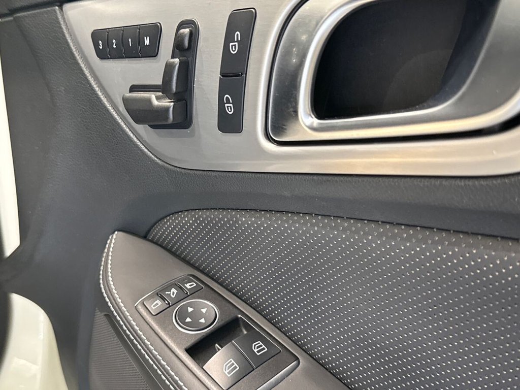 USED 2012 62 MERCEDES-BENZ SLK 5.5 SLK55 V8 AMG Convertible 2dr Petrol SpdS+7GT Euro 5 (s/s) (421 ps) PAN ROOF|AIRSCARF|HEATED SEATS