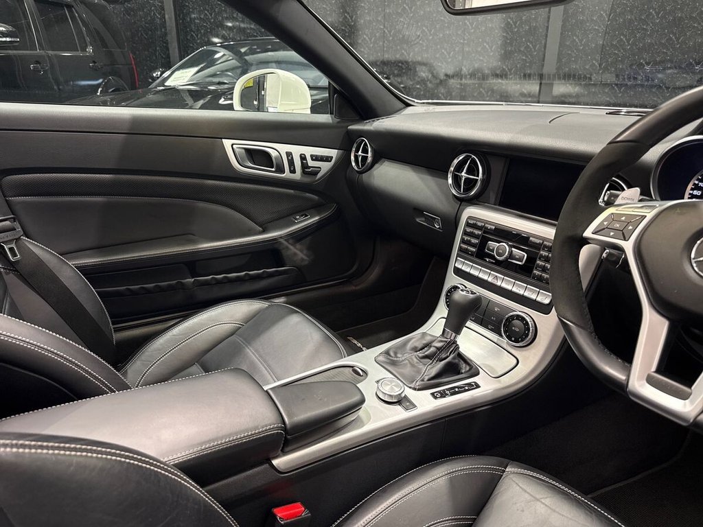 USED 2012 62 MERCEDES-BENZ SLK 5.5 SLK55 V8 AMG Convertible 2dr Petrol SpdS+7GT Euro 5 (s/s) (421 ps) PAN ROOF|AIRSCARF|HEATED SEATS