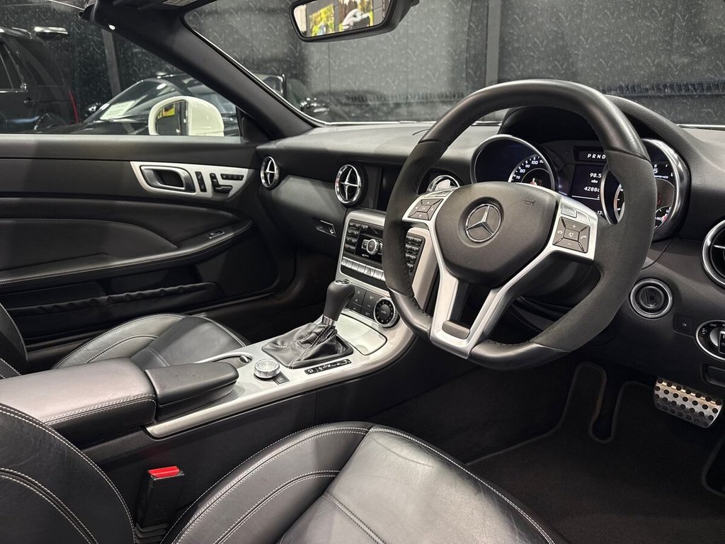 USED 2012 62 MERCEDES-BENZ SLK 5.5 SLK55 V8 AMG Convertible 2dr Petrol SpdS+7GT Euro 5 (s/s) (421 ps) PAN ROOF|AIRSCARF|HEATED SEATS