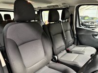 USED 2019 69 RENAULT TRAFIC 2.0 dCi ENERGY 30 Business Minibus Double Cab 5dr Diesel Manual LWB Euro 6 (s/s) (9 Seat) (120 ps) 