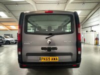USED 2019 69 RENAULT TRAFIC 2.0 dCi ENERGY 30 Business Minibus Double Cab 5dr Diesel Manual LWB Euro 6 (s/s) (9 Seat) (120 ps) 