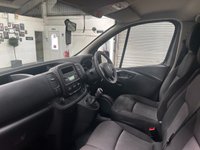 USED 2019 69 RENAULT TRAFIC 2.0 dCi ENERGY 30 Business Minibus Double Cab 5dr Diesel Manual LWB Euro 6 (s/s) (9 Seat) (120 ps) 