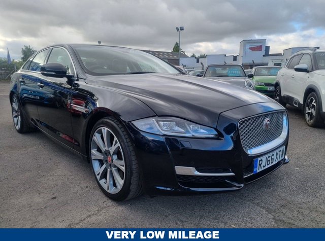 2016 2016 JAGUAR XJ 3.0d V6 Premium Luxury Saloon 4dr Diesel Auto Euro 6 (s/s) (300 ps) Registration Date 29/12/2016 photo