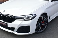 USED 2021 21 BMW 5 SERIES 3.0 530d MHT M Sport Saloon 4dr Diesel Hybrid Steptronic xDrive Euro 6 (s/s) (286 ps) SUNROOF / M SPORT PRO / H&K