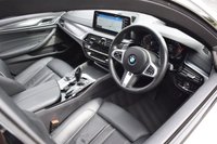 USED 2021 21 BMW 5 SERIES 3.0 530d MHT M Sport Saloon 4dr Diesel Hybrid Steptronic xDrive Euro 6 (s/s) (286 ps) SUNROOF / M SPORT PRO / H&K