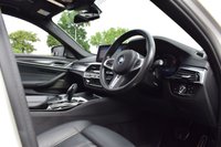 USED 2021 21 BMW 5 SERIES 3.0 530d MHT M Sport Saloon 4dr Diesel Hybrid Steptronic xDrive Euro 6 (s/s) (286 ps) SUNROOF / M SPORT PRO / H&K