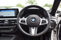 USED 2021 21 BMW 5 SERIES 3.0 530d MHT M Sport Saloon 4dr Diesel Hybrid Steptronic xDrive Euro 6 (s/s) (286 ps) SUNROOF / M SPORT PRO / H&K
