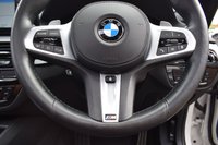 USED 2021 21 BMW 5 SERIES 3.0 530d MHT M Sport Saloon 4dr Diesel Hybrid Steptronic xDrive Euro 6 (s/s) (286 ps) SUNROOF / M SPORT PRO / H&K