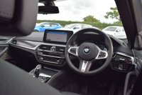 USED 2021 21 BMW 5 SERIES 3.0 530d MHT M Sport Saloon 4dr Diesel Hybrid Steptronic xDrive Euro 6 (s/s) (286 ps) SUNROOF / M SPORT PRO / H&K