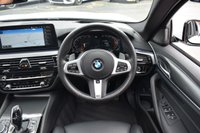 USED 2021 21 BMW 5 SERIES 3.0 530d MHT M Sport Saloon 4dr Diesel Hybrid Steptronic xDrive Euro 6 (s/s) (286 ps) SUNROOF / M SPORT PRO / H&K