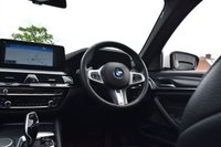 USED 2021 21 BMW 5 SERIES 3.0 530d MHT M Sport Saloon 4dr Diesel Hybrid Steptronic xDrive Euro 6 (s/s) (286 ps) SUNROOF / M SPORT PRO / H&K