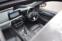USED 2021 21 BMW 5 SERIES 3.0 530d MHT M Sport Saloon 4dr Diesel Hybrid Steptronic xDrive Euro 6 (s/s) (286 ps) SUNROOF / M SPORT PRO / H&K