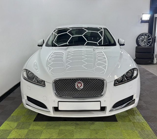 2015 JAGUAR XF - Photo 4