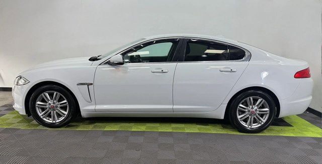 2015 JAGUAR XF - Photo 7