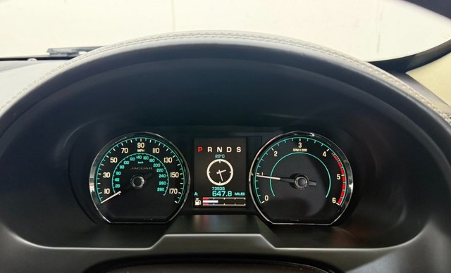 2015 JAGUAR XF - Photo 11