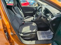 USED 2022 72 RENAULT CAPTUR 1.3 TCe SE Edition SUV, 17.859 Miles, 1 owner, ULEZ, Euro 6, Full Service History, 6-speed Manual, Sat Nav, 7