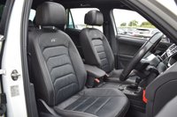USED 2017 K VOLKSWAGEN TIGUAN 2.0 TDI BlueMotion Tech R-Line SUV 5dr Diesel DSG 4Motion Euro 6 (s/s) (150 ps) PAN ROOF / LEATHER / TOW BAR
