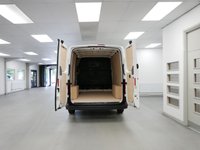 USED 2023 72 VOLKSWAGEN CRAFTER CR30 2.0 TDI 102 BHP MWB LOW ROOF BUSINESS ( AIR CON ) 2023 YEAR ! 2023 YEAR | AIR CON | RARE LOW ROOF !