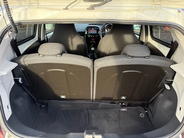 2021 PEUGEOT 108 - Photo 8